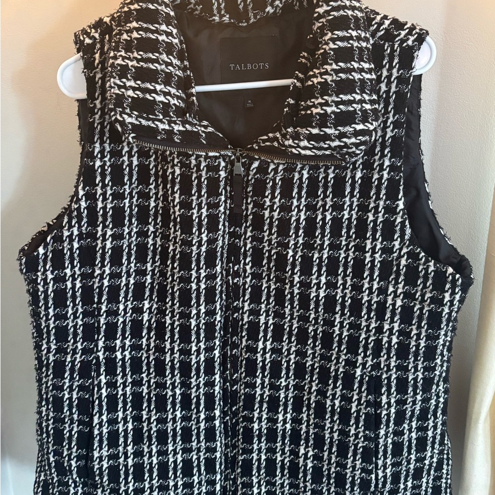 Talbots Classic Black and White Vest